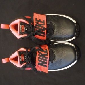 Nike Team Hustle D8
